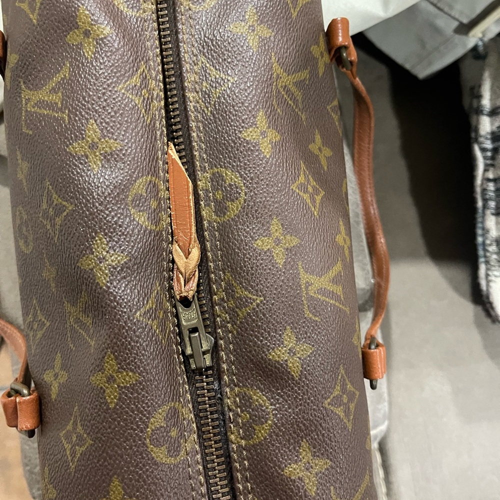 LV purse - Picture 4 of 5